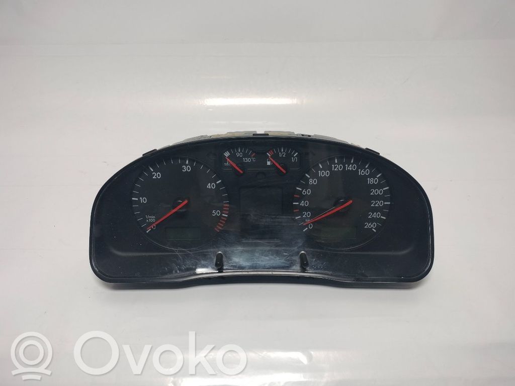 Volkswagen PASSAT B5 Clock 