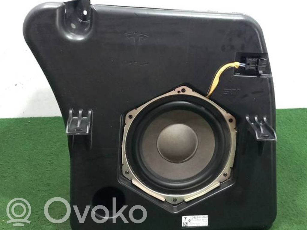 Subwoofer   104254400B,23122022,00226,100032600403