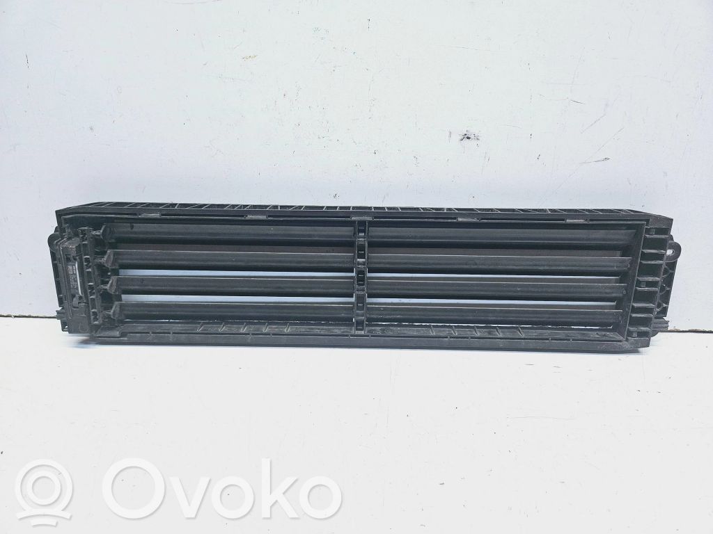 Skoda Octavia Mk4 Osłona chłodnicy 