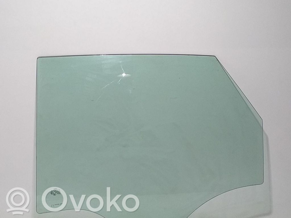 Audi Q3 8U Pagrindinis galinių durų stiklas 