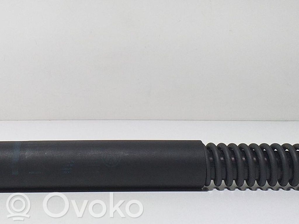 Amortyzator klapy tylnej bagażnika   7L5827550L,66650