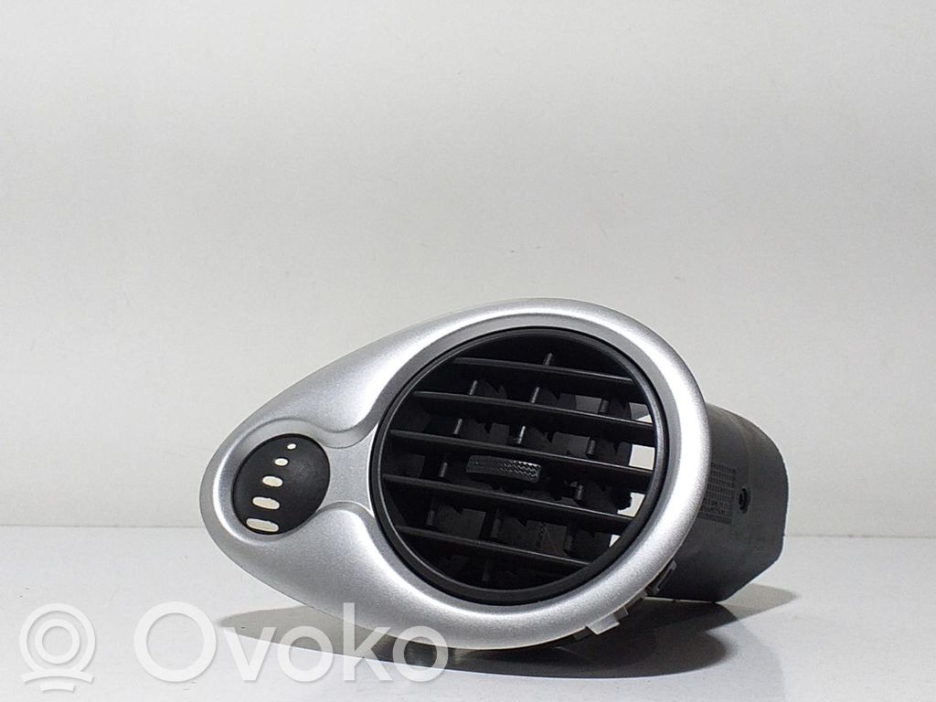 Renault Clio III Wlot / Kanał powietrza intercoolera 