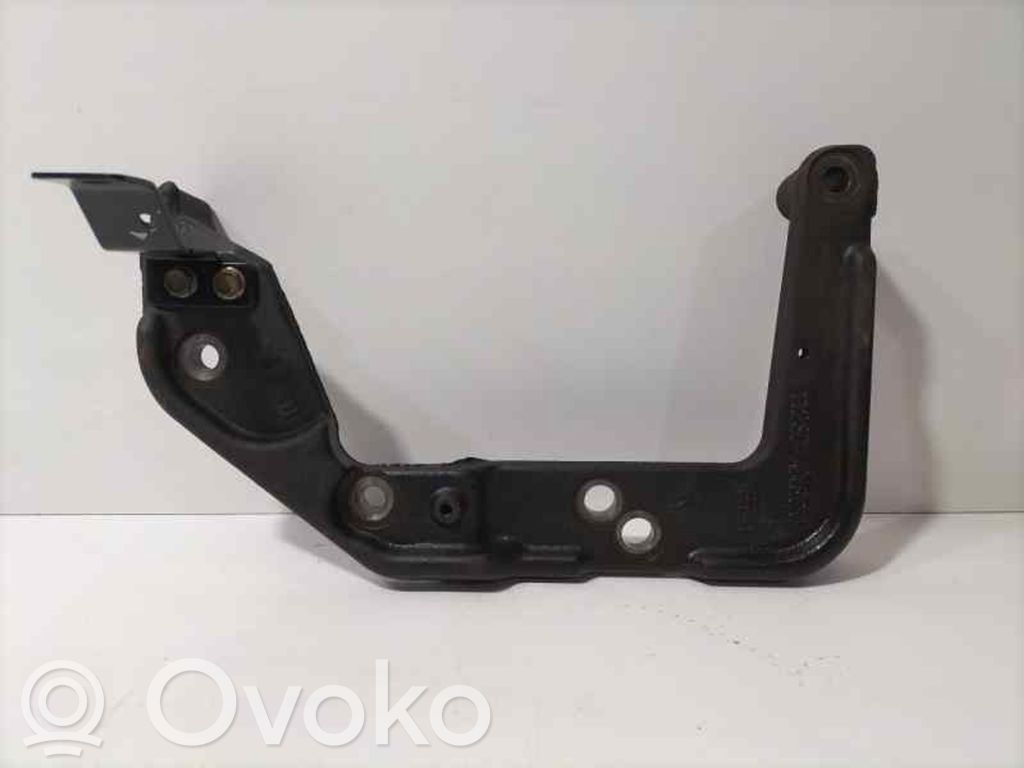 Nissan Micra C+C Engine mount bracket 