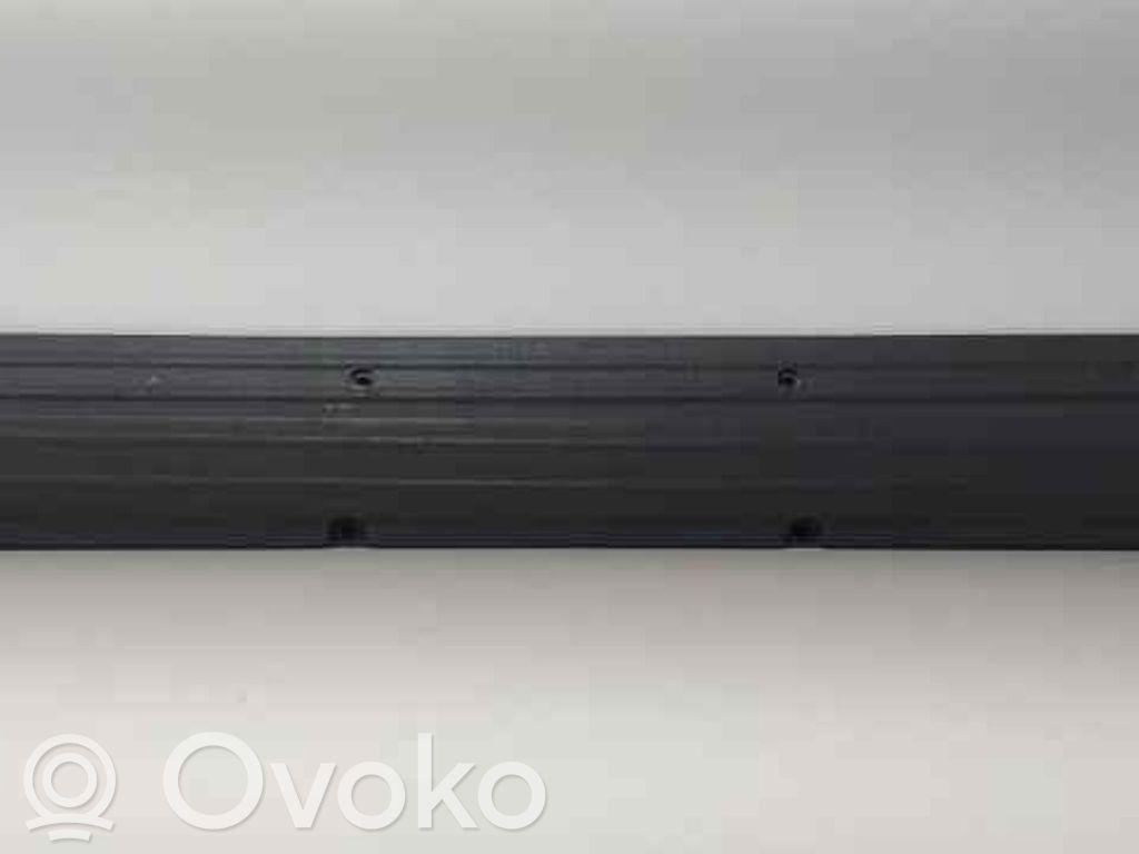 Mitsubishi Montero Osłona tylnej klapy 