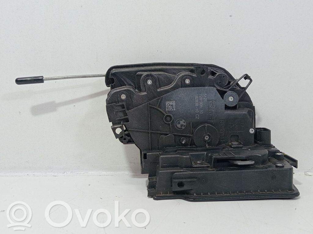 BMW 2 F22 F23 Zamek drzwi przednich 