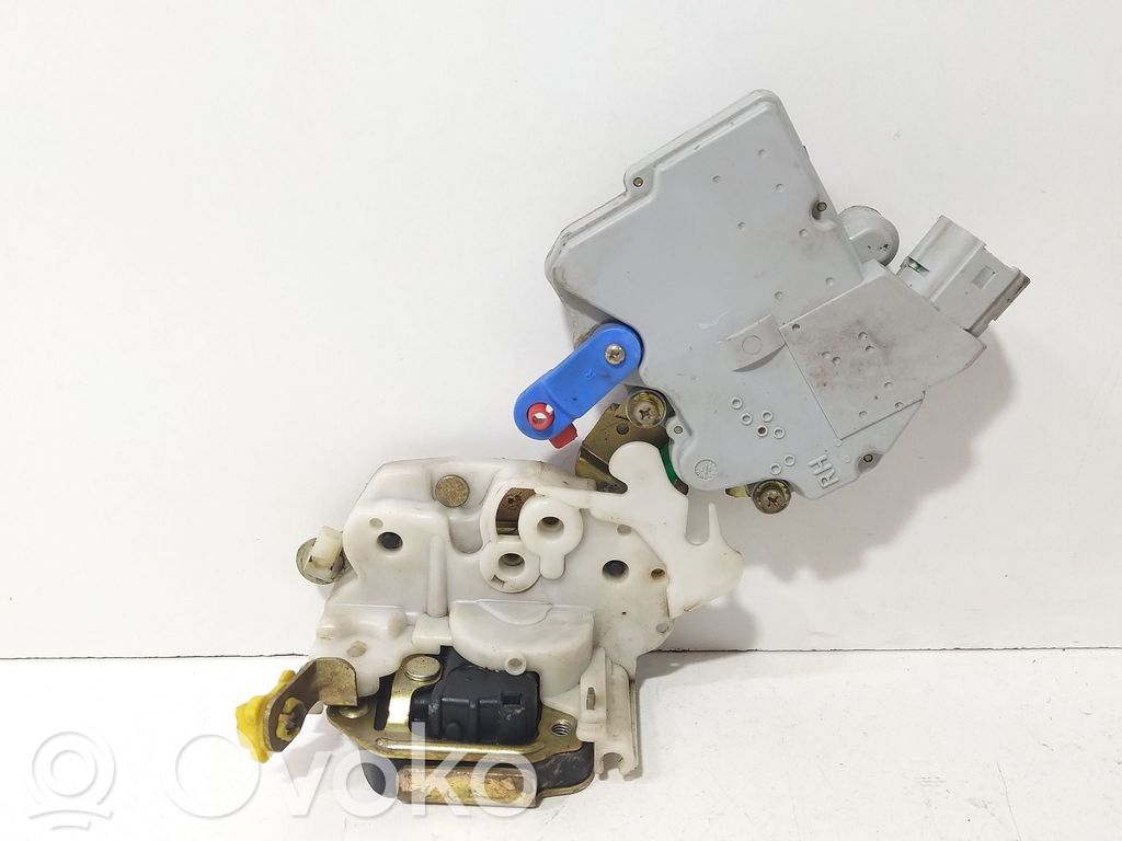Nissan Terrano Front door lock 