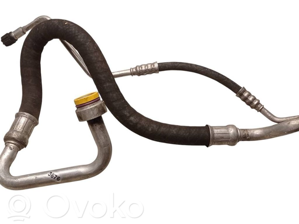 Ilmastointilaitteen putki (A/C)   6453698930902,16017810