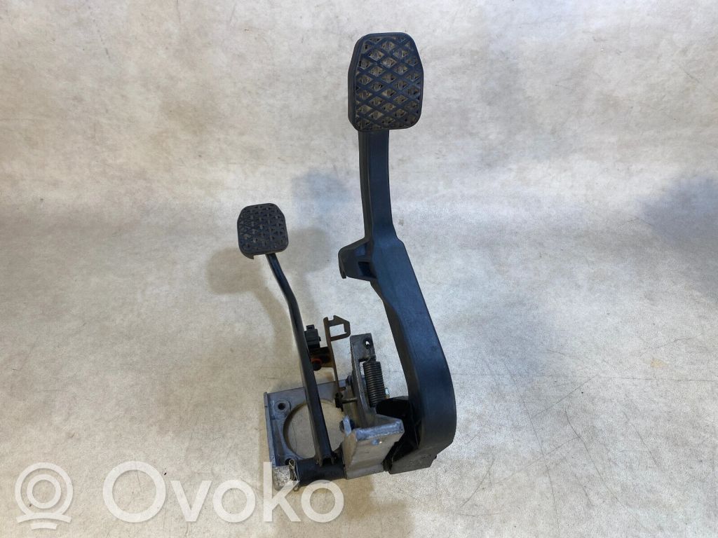 Pedal assembly   35116759771,35101164842,35111158993,35111161962,35116759771