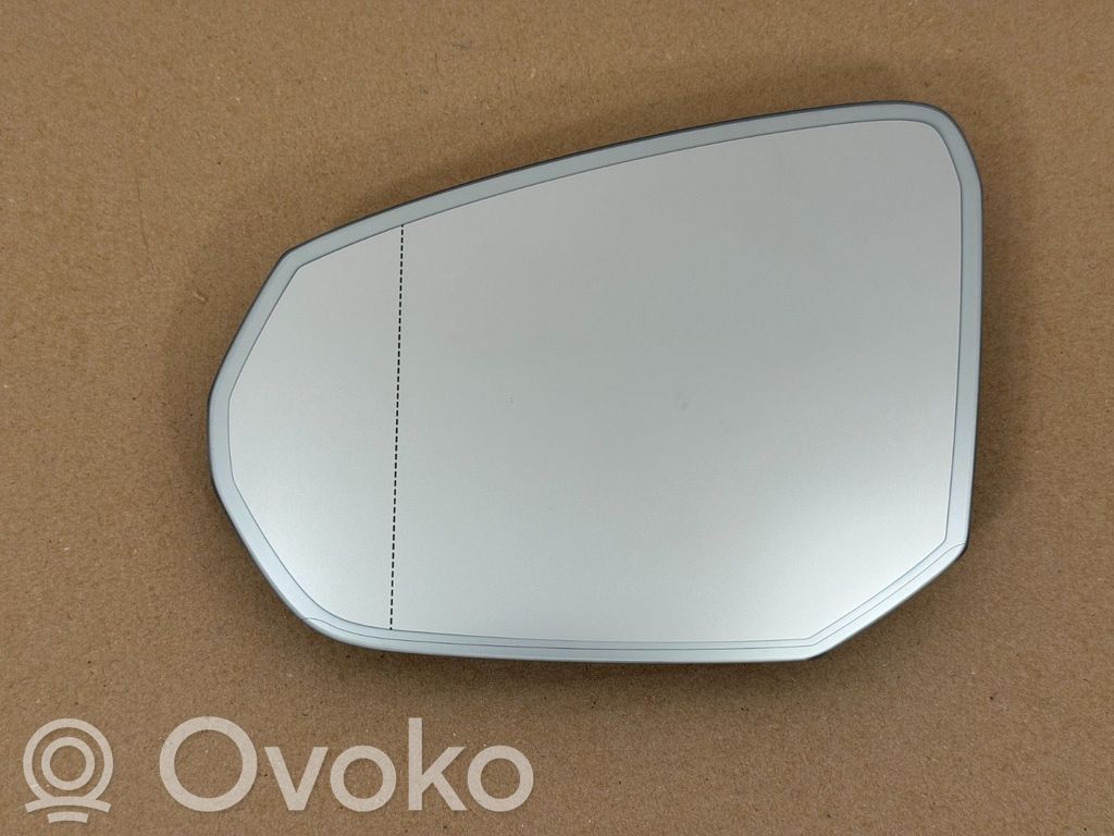 Audi Q3 F3 Spoguļa stikls 