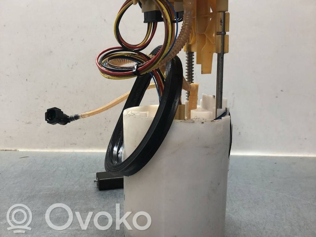 Audi Q3 8U Bomba interna de combustible 