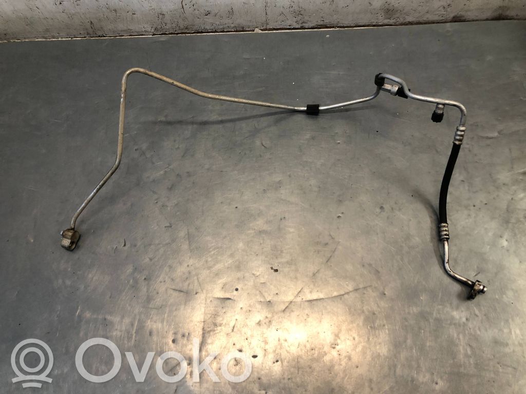 Audi Q3 8U Ilmastointilaitteen putki (A/C) 