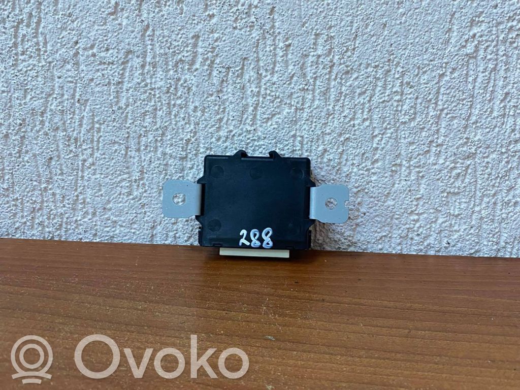 Lexus NX Wing mirror control module 