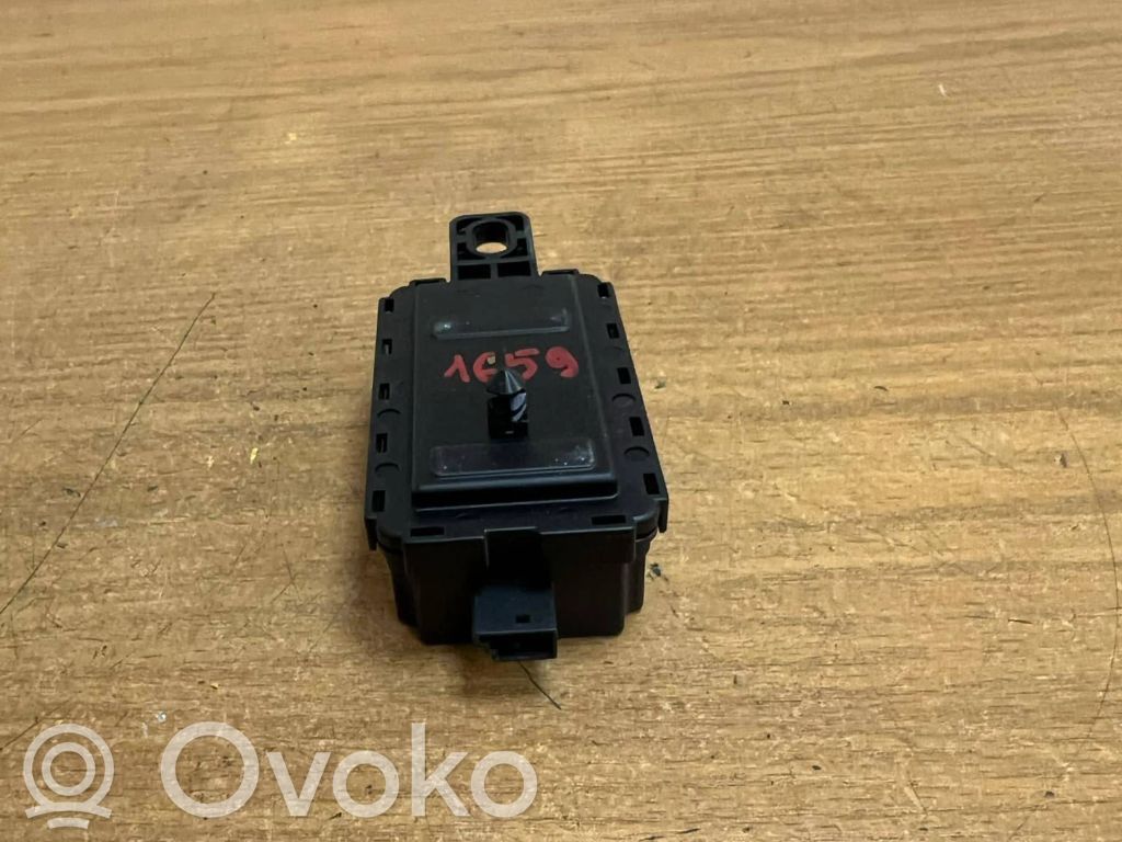 BMW 3 F30 F35 F31 Inne komputery / moduły / sterowniki 