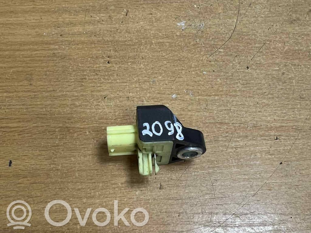 Toyota RAV 4 (XA50) Airbag deployment crash/impact sensor 