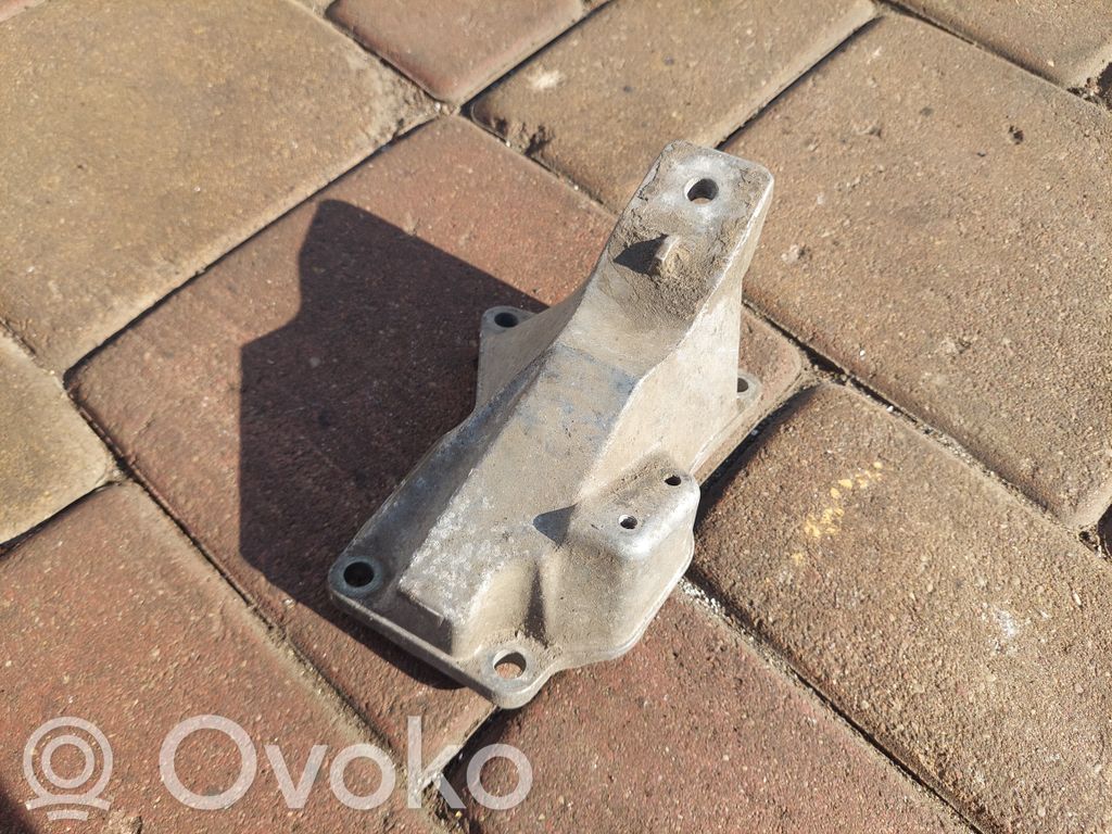 Audi A6 S6 C4 4A Gearbox mounting bracket 