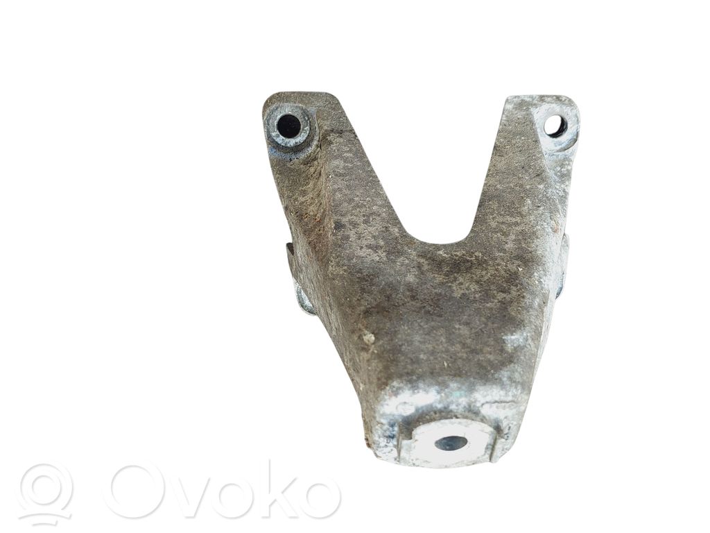 Engine mounting bracket   4E0199307
