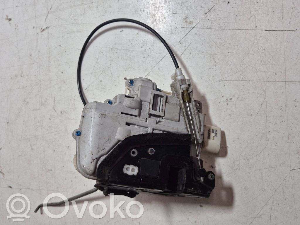 Audi A4 S4 B7 8E 8H Etuoven lukko 