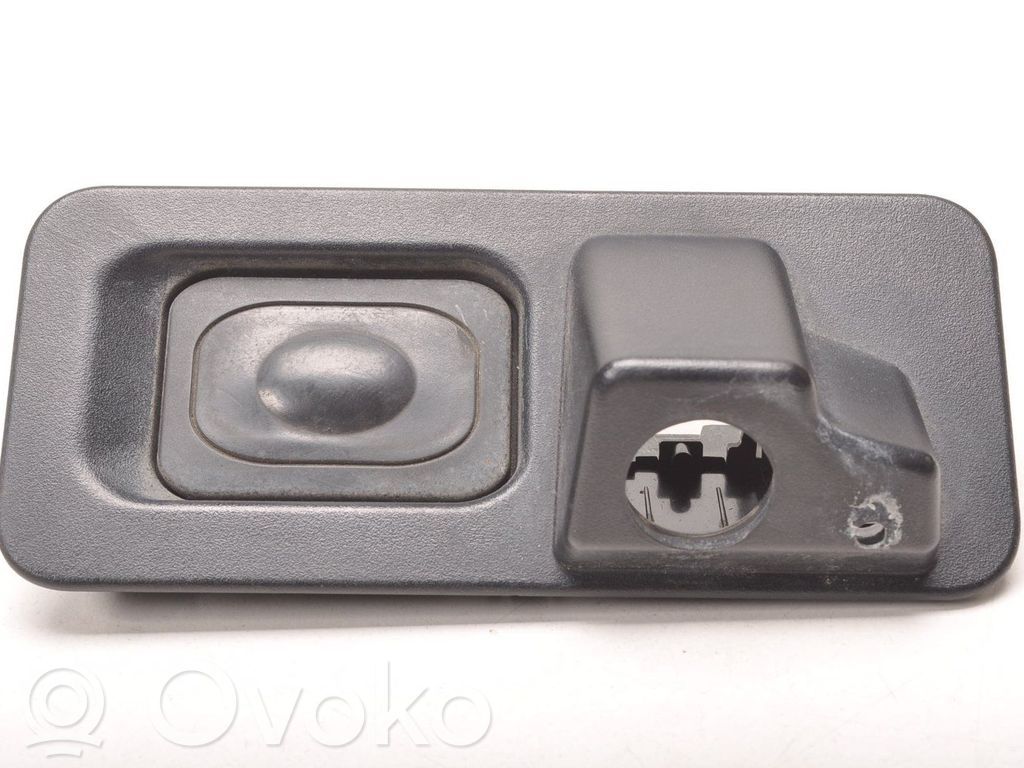 Tailgate/boot open switch button   MK83432B10AB