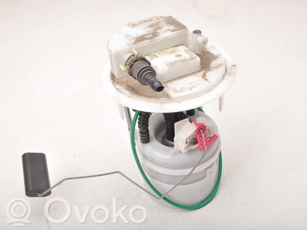 Citroen C4 III e-C4 Bomba interna de combustible 