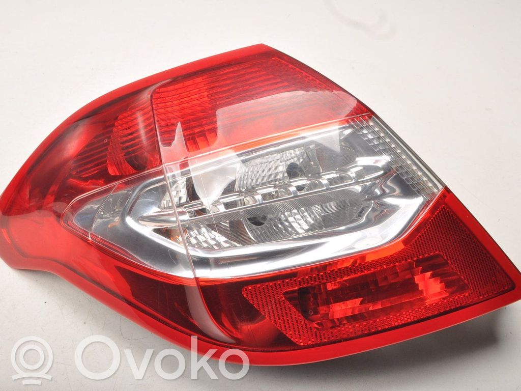 Citroen C4 II Aizmugurējais lukturis virsbūvē 