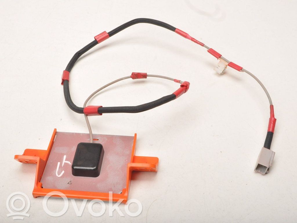 Aerial GPS antenna   8686076010