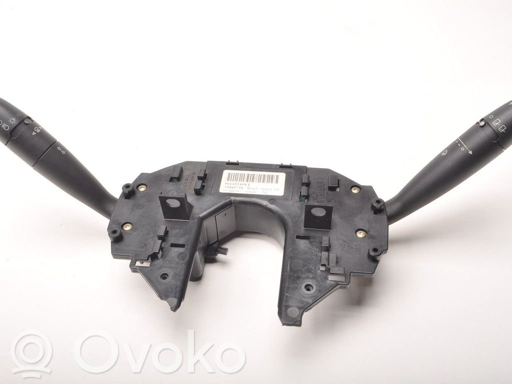 Citroen C4 Aircross Un conjunto de interruptores 