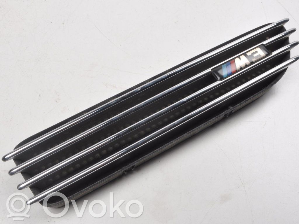 BMW 3 E46 Garniture pour voûte de roue avant 