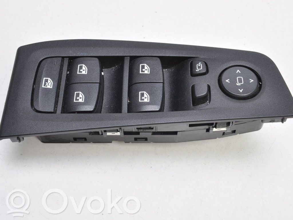 BMW 2 F44 Przełącznik / Przycisk otwierania szyb 