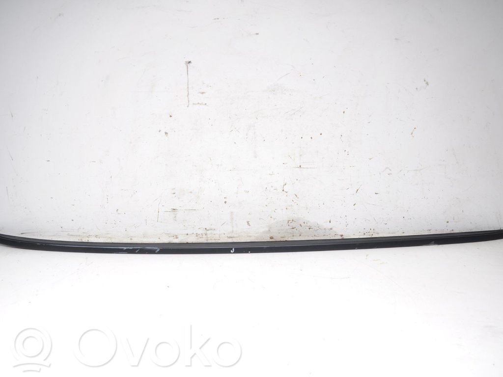 BMW 2 F46 Katon poikittaiskiskot ”sarvilla” 