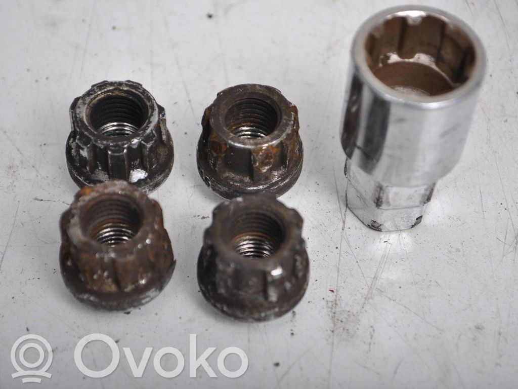 Nuts/bolts