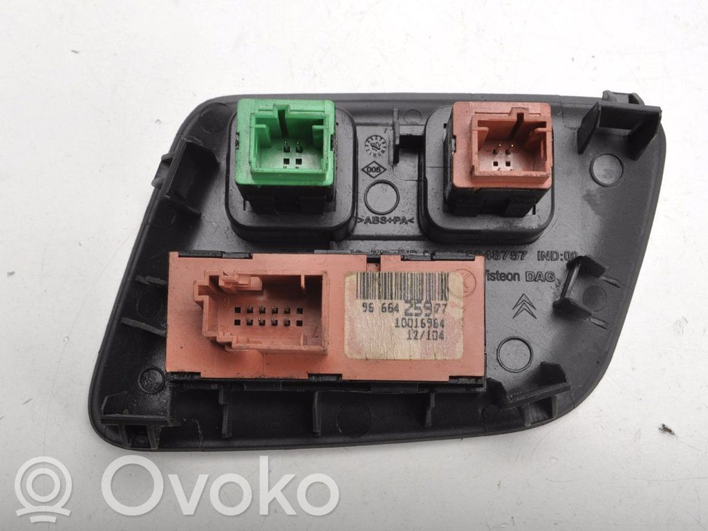 Citroen C4 II Central console control unit 
