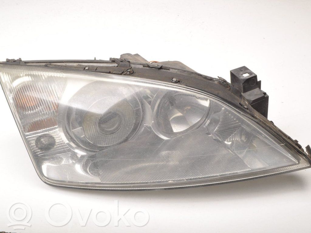 Ford Mondeo Mk III Phare frontale 