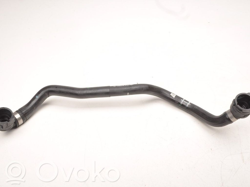 Engine coolant pipe/hose   8475693