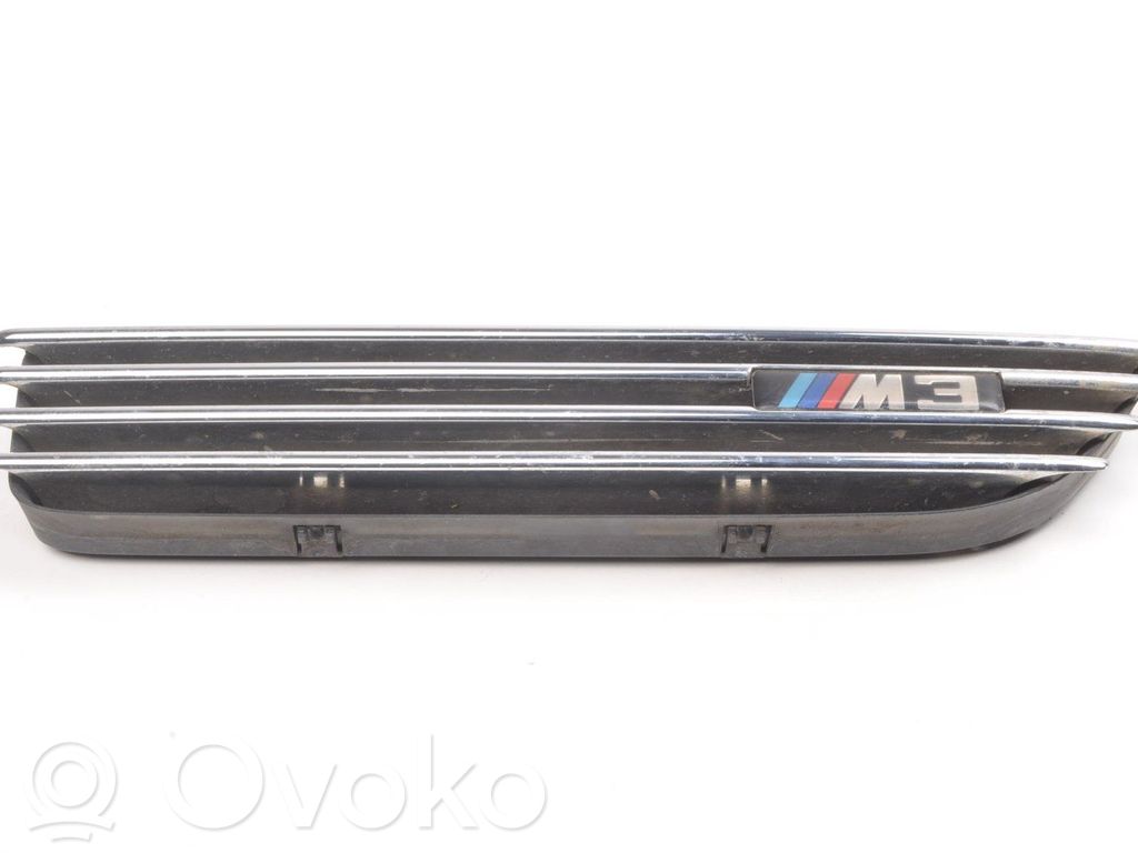 BMW 3 E46 Garniture pour voûte de roue avant 