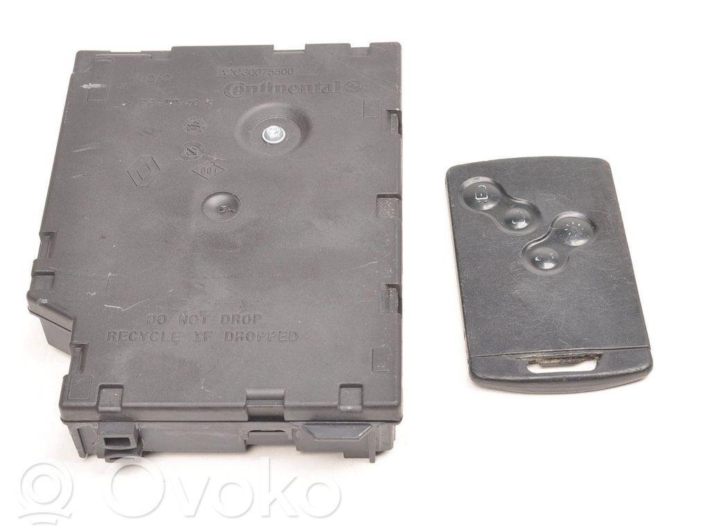 Renault Clio IV Ignition key/card 