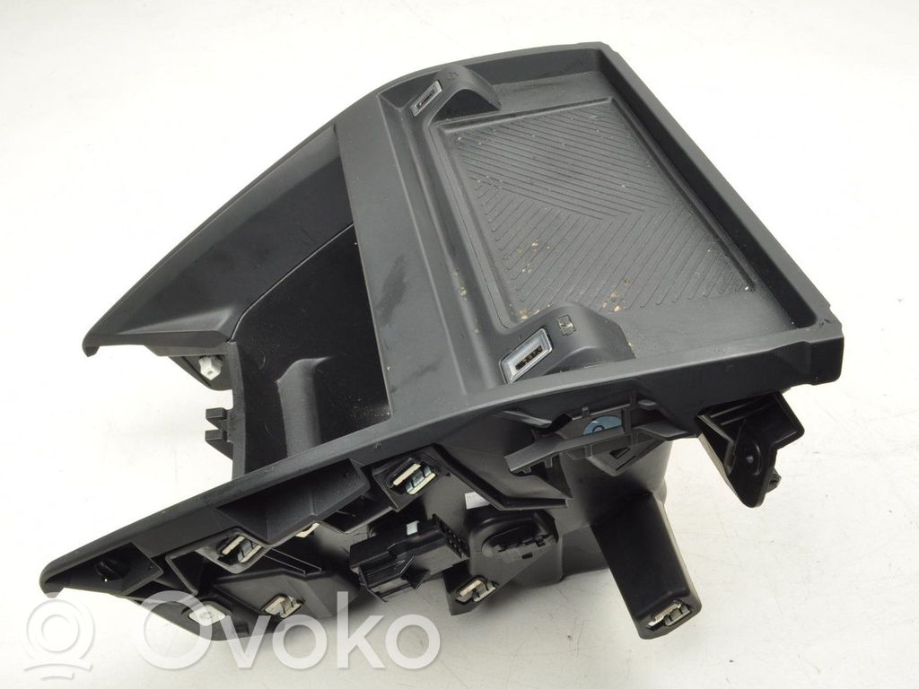 Citroen C4 X Hansikaslokero 