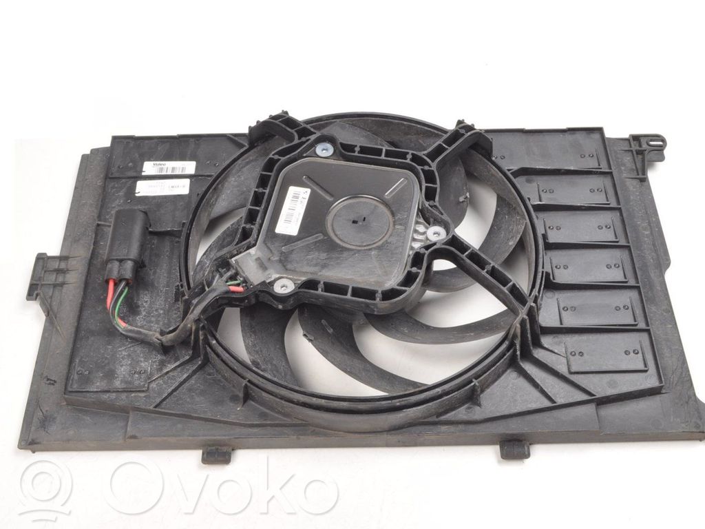 BMW i3 Elektrinis radiatorių ventiliatorius 