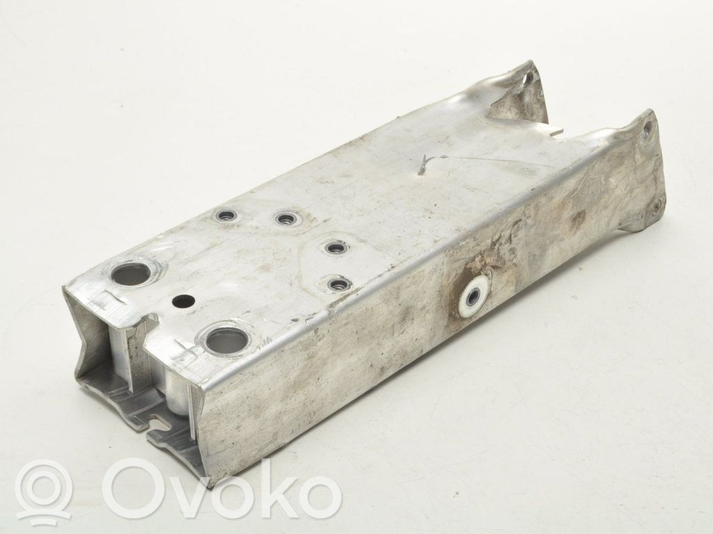 BMW 1 F40 Absorber zderzaka przedniego 