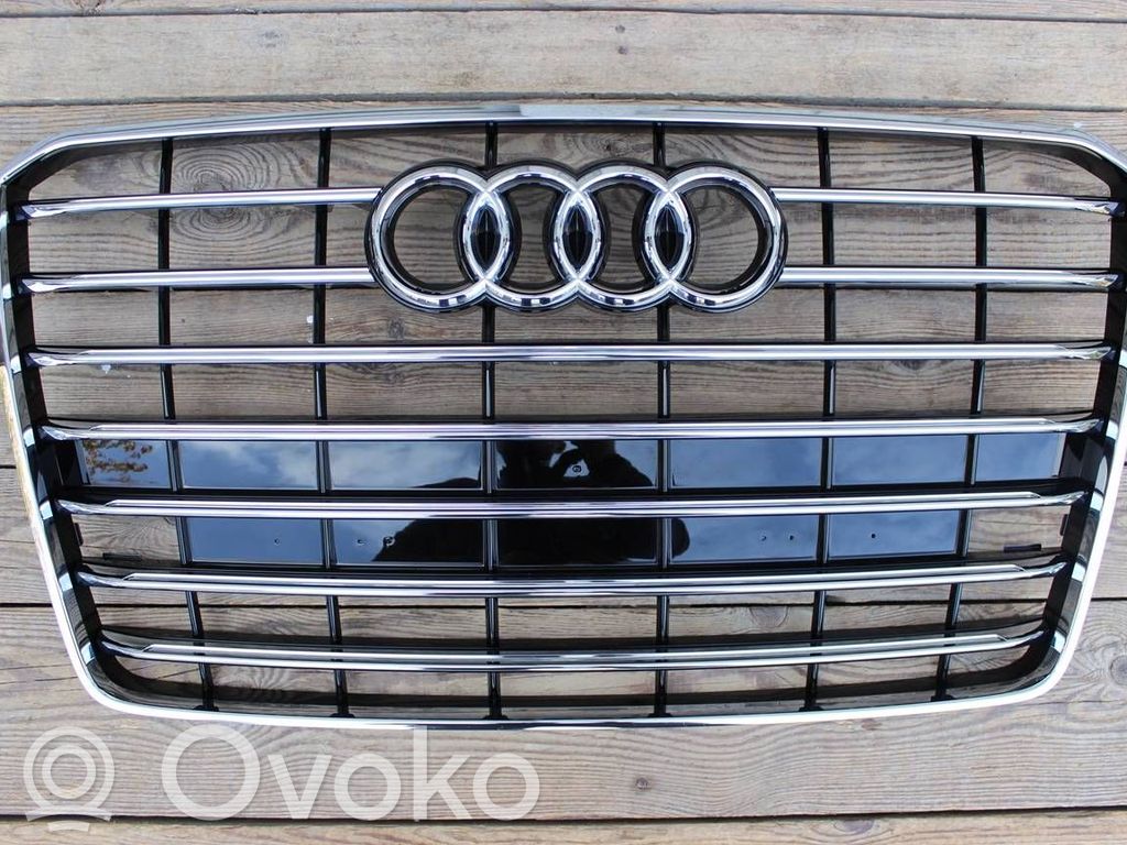Audi A8 S8 D4 4H Etupuskurin ylempi jäähdytinsäleikkö 