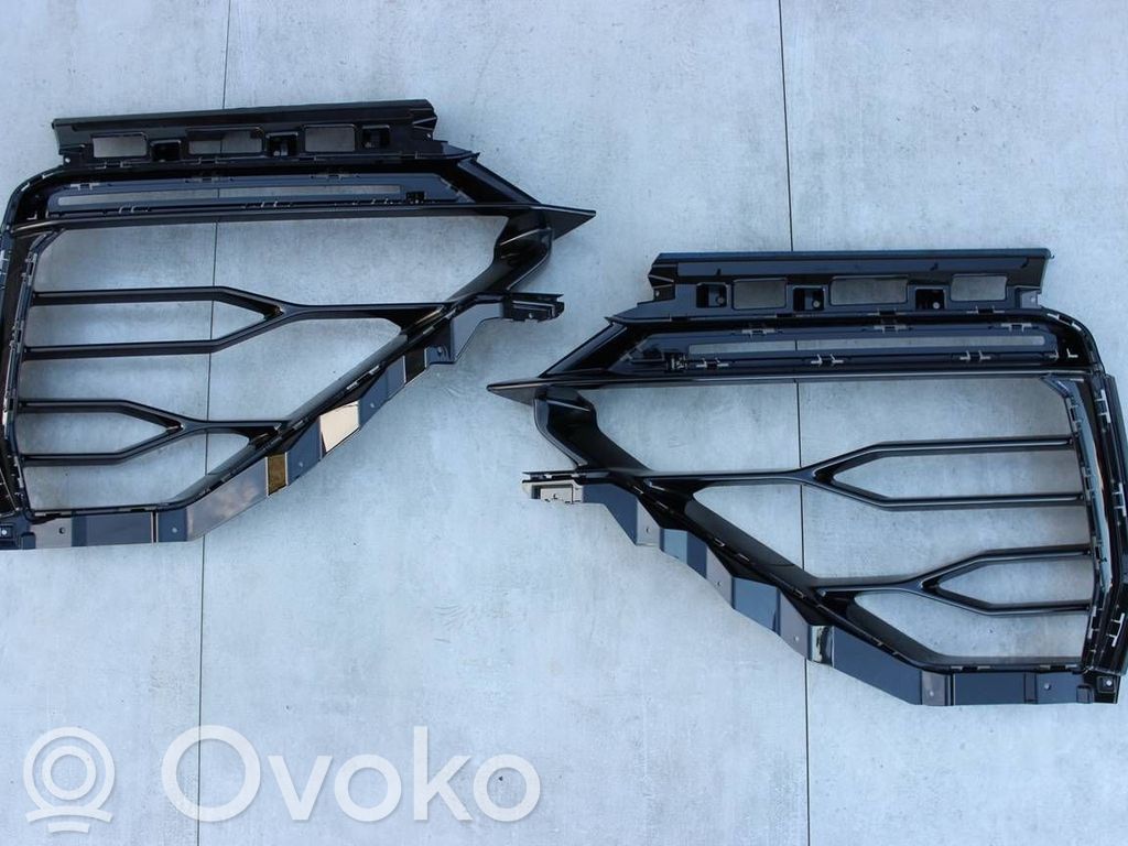Lamborghini Urus Front bumper lower grill 