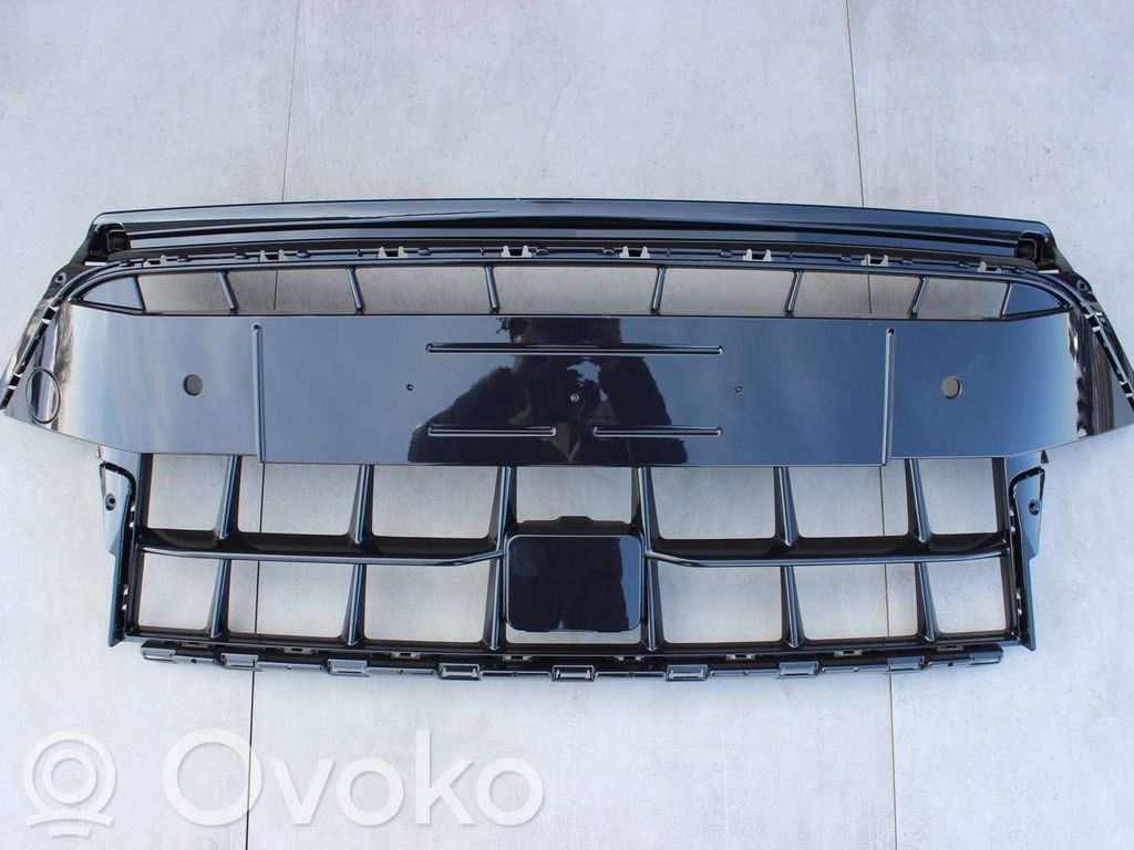 Cupra Leon Front bumper lower grill 