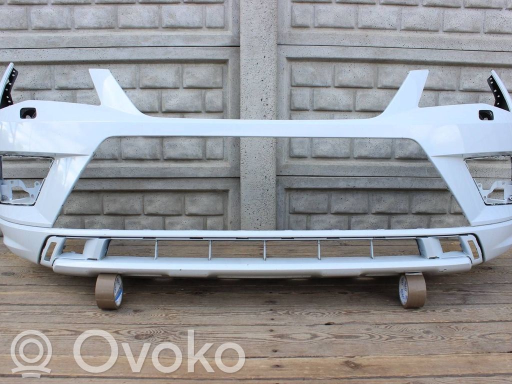 Front bumper   575807221,575805903A
