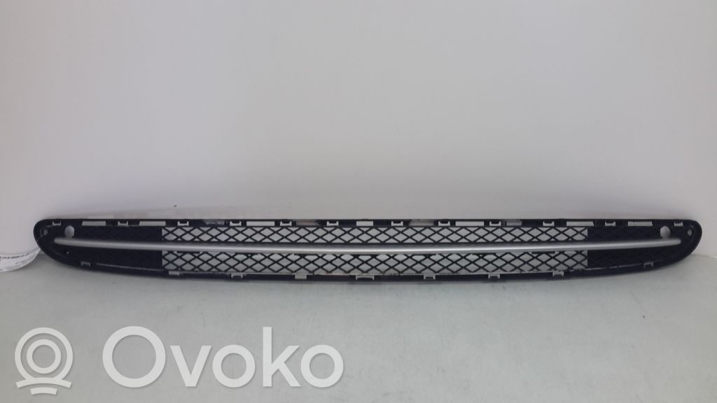 Mercedes-Benz C W203 Kratka dolna zderzaka przedniego 