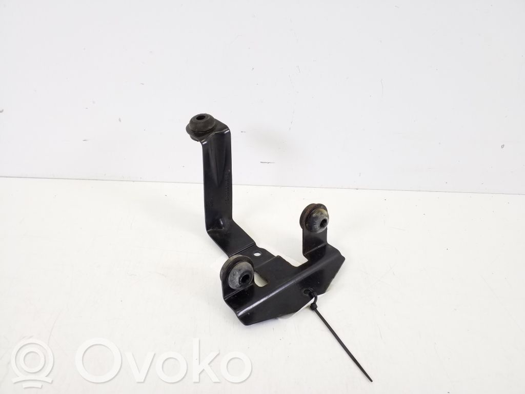 Volvo V50 ABS-pumpun kiinnike 