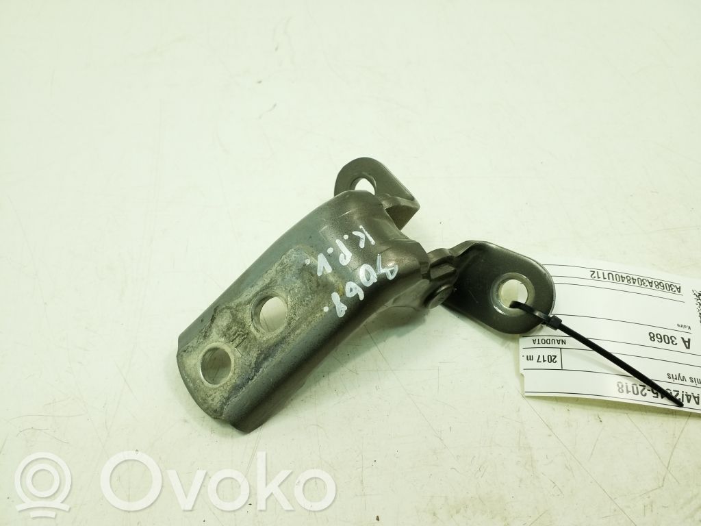 Toyota RAV 4 (XA40) Front door upper hinge 