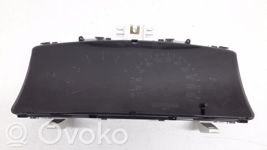 Toyota Corolla Verso E121 Speedometer (instrument cluster) 