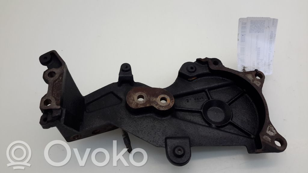 Toyota Avensis T250 Engine mounting bracket 