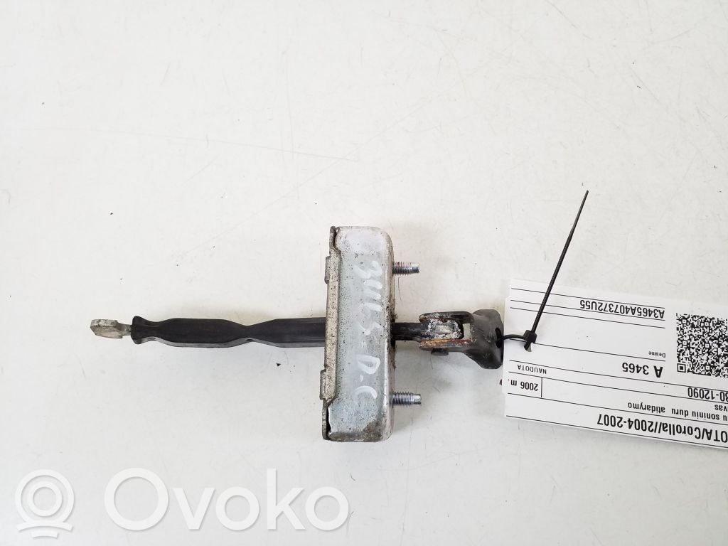 Toyota Corolla E120 E130 Takaoven pidätin 