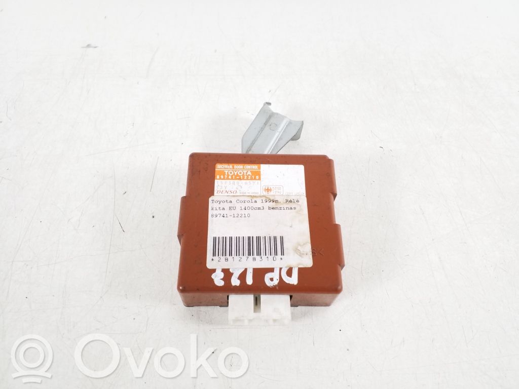 Toyota Corolla E110 Oven keskuslukituksen ohjausyksikön moduuli 
