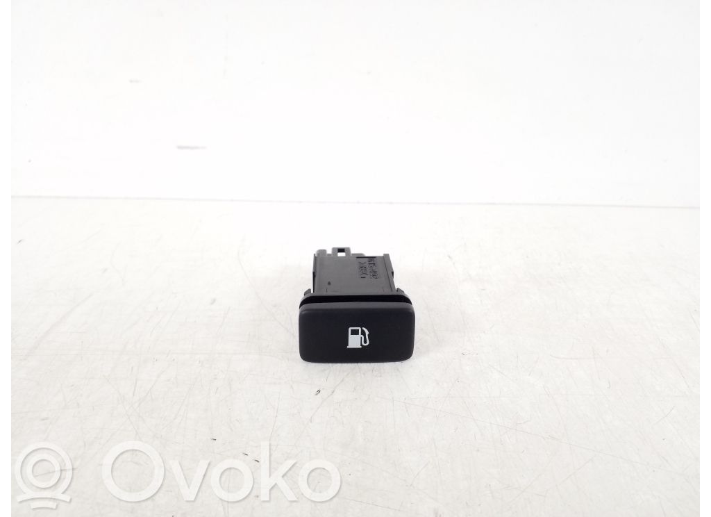 Lexus RX 330 - 350 - 400H Fuel tank opening switch 